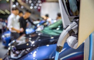 “银隆事件”并非个案：钱荒蔓延新能源汽车产业链