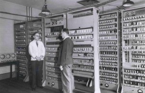 内存简史：从水银延迟线到DDR5内存