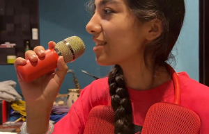 iK8 Pro行走的练歌房，红旗飘飘30周年，专业歌手的练歌神器！