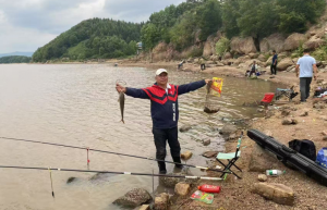 西部风蜂蜜玉米野钓双峰湖