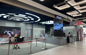 智元、宇树扎堆开店，抢的是机器人市场的新入口