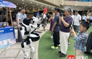 科普市集镇江开市！无人机、机器狗、科创好物齐登场，全国科普月火热开启