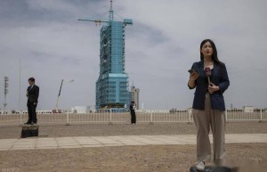 全民沸腾！神舟二十三号携带钙钛矿电池，太空能源革命要来了