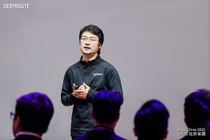 小模型时代终结？元戎北京车展亮出基座模型，预告舱驾一体Agent