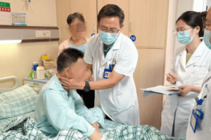 【帕金森一站式照护】卧床失能老人也能获得有尊严的康复治疗