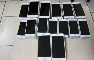 深圳海关查获400台走私iPhone 7 案值超300万元