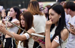直播变现渠道从打赏转向广告 报价单折射盈利困局