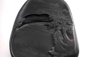 砚艺大师之于砚石，展现歙砚制作之美