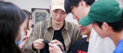鸿星尔克董事长吴荣照于人民日报谈国货如何讲好中国故事